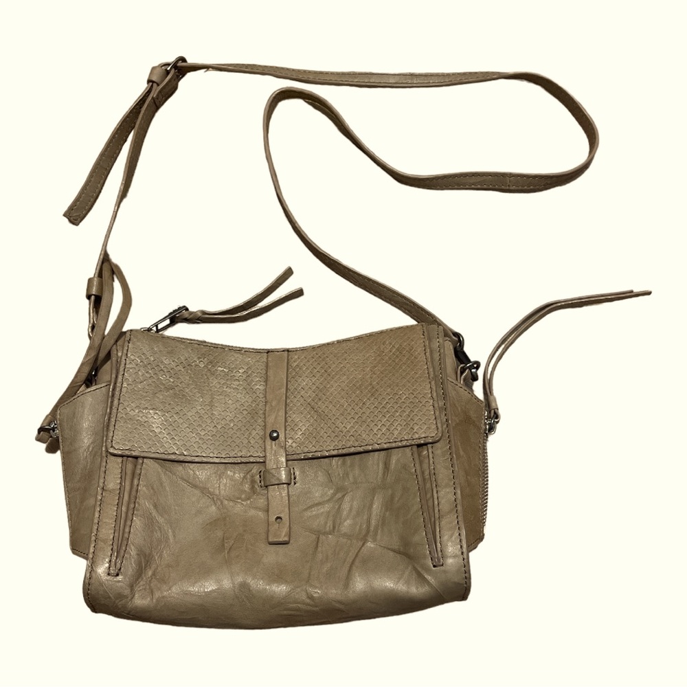 Monserat De Lucca Womens Leather handbag